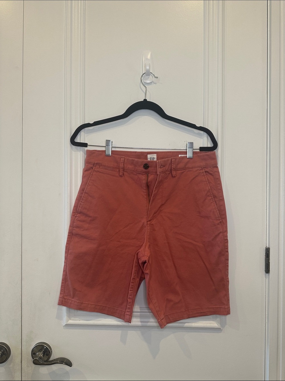 GAP Men's Salmon Essential Khaki Short